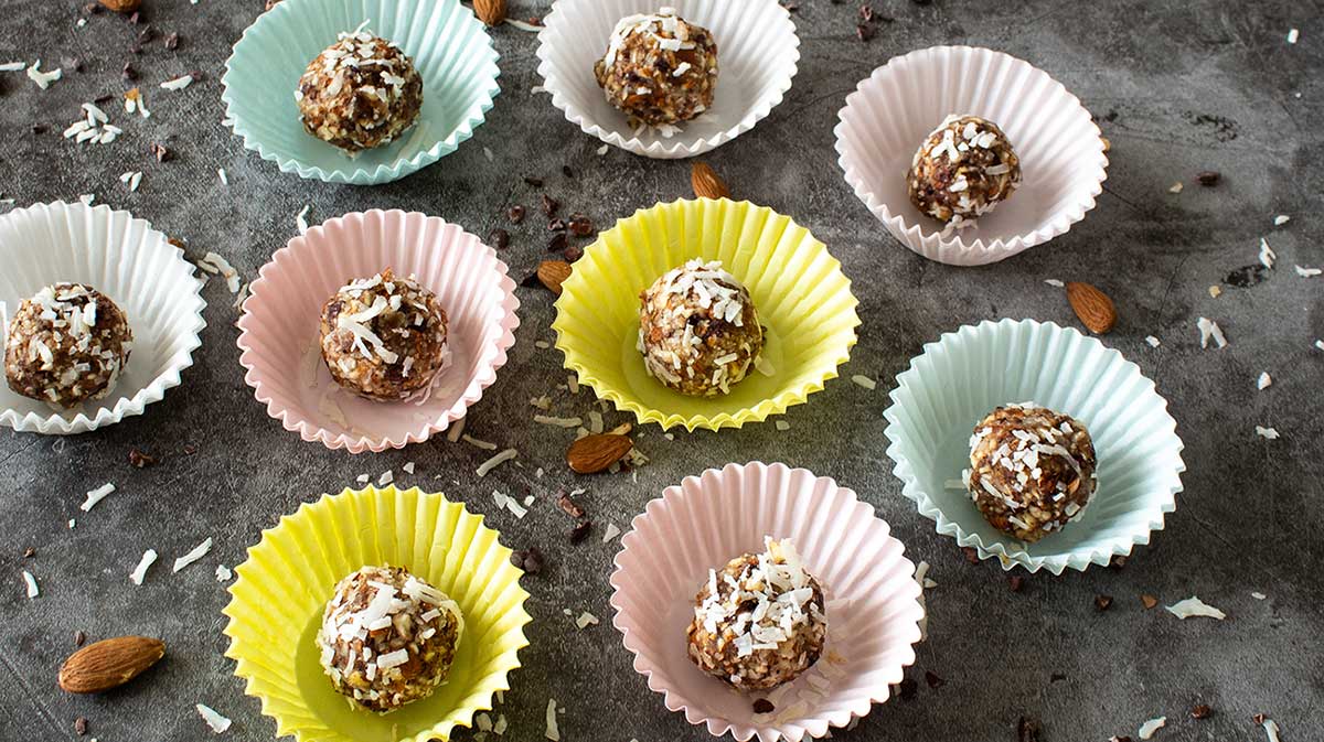 Almond-Spice-Cacao-Balls