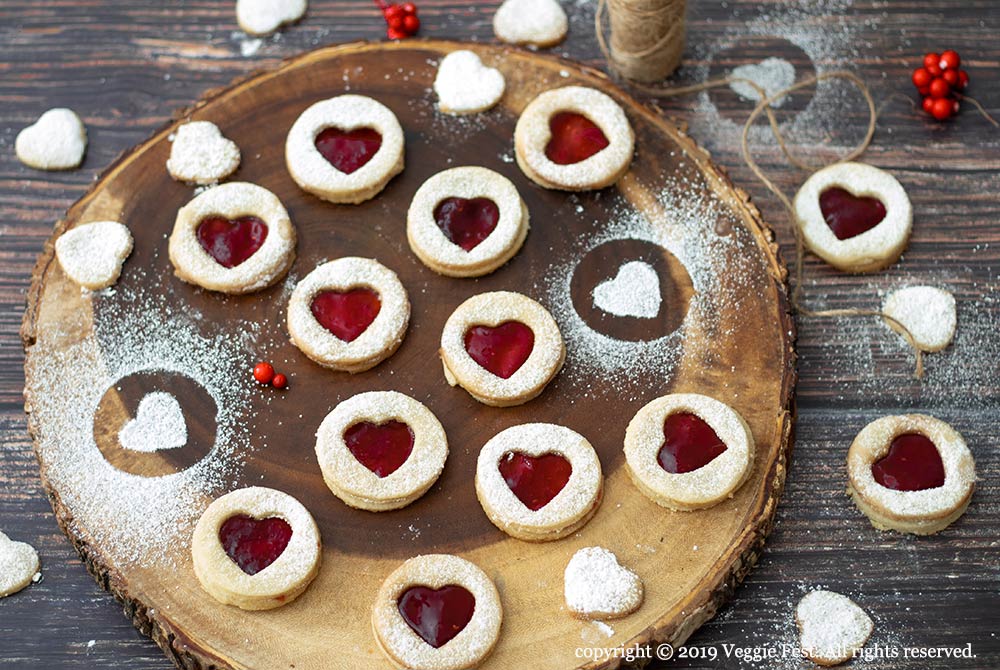 Almond-Flavored-Cookies-with-Rasberry-Filling-WB